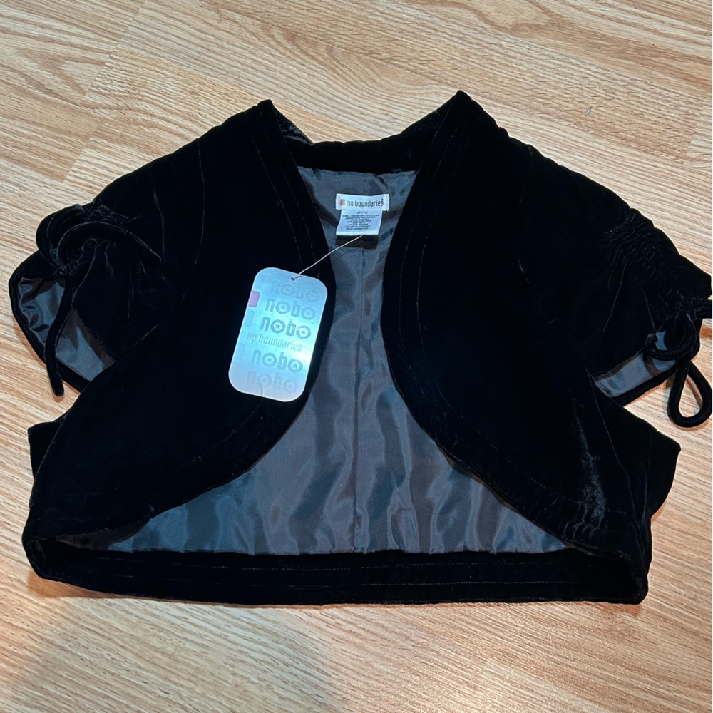 NWT Y2K No Boundaries black velvet shrug large 11/13